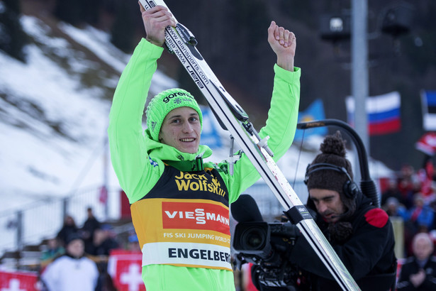 Puchar Świata w skokach narciarskich: Bracia Prevcowie najlepsi w Engelbergu. Stoch na 20. miejscu