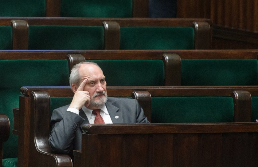 Antoni Macierewicz plecie głupoty u Rydzyka