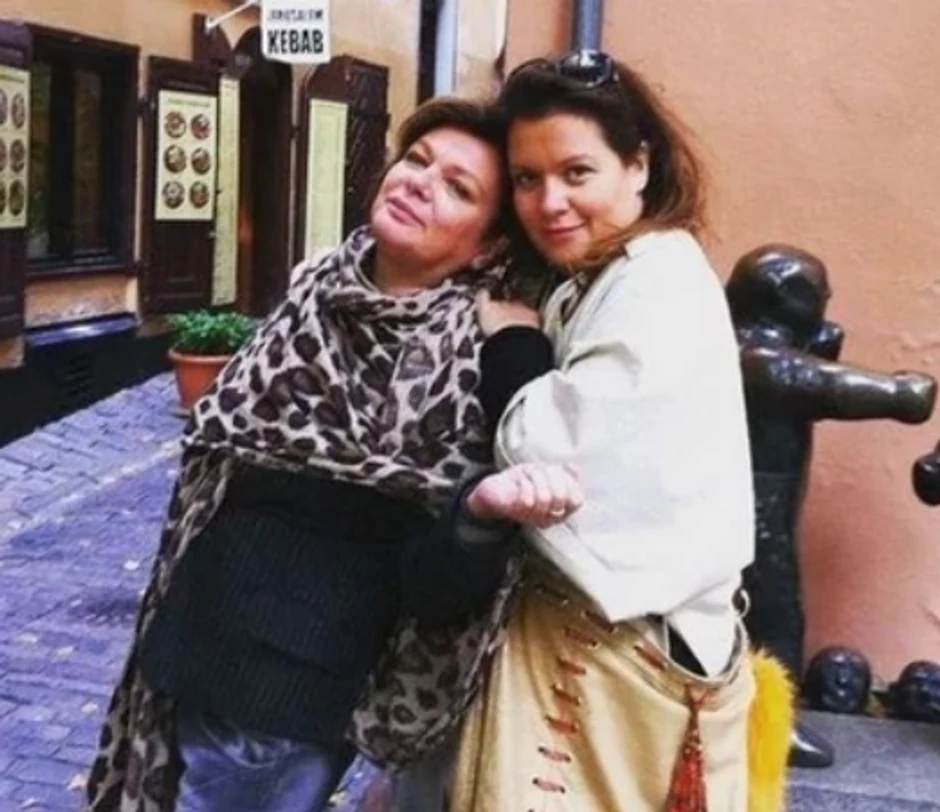 Jelica Sretenović sa starijom ćerkom