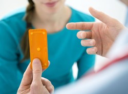 Czym jest pigułka „dzień po”? Wszystko o antykoncepcji awaryjnej