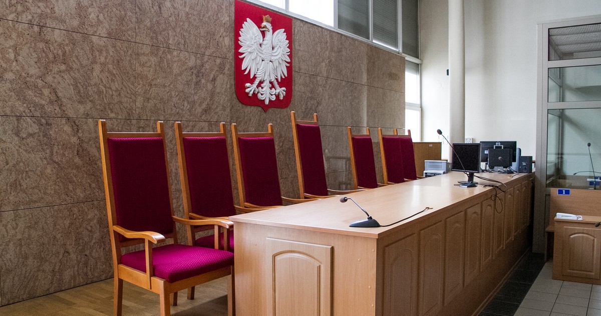 Urzędnicy polowali na majątki pacjentów DPS? Starosta i wójt zatrzymani