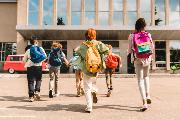 Jakie podwyżki dla nauczycieli po wyborach 2023? Partyjne pomysły na edukację