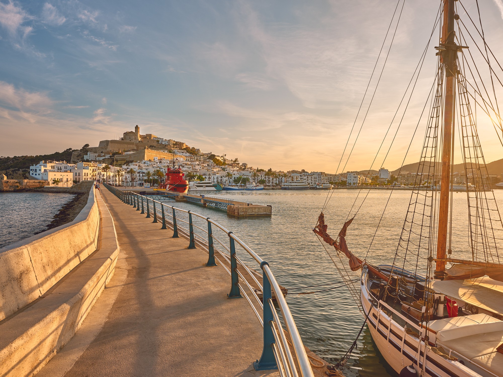 Ibiza patrí medzi vyhľadávané dovolenkové destinácie. (ilustračné foto)