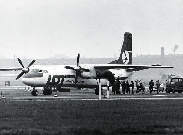 Samoloty na lotnisko Tempelhof porywali nawet piloci. 12 lutego 1982 r. Czesław Kudłek uprowadził AN-24, którego był kapitanem.