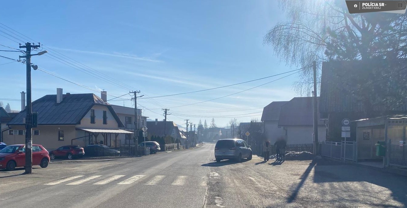 V Novoťi pri Námestove zrazilo auto dieťa na priechode.