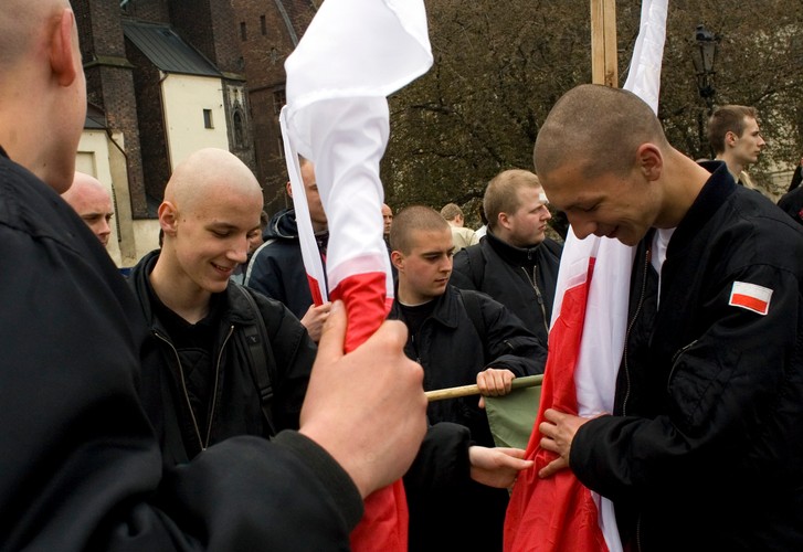 Manifestacja narodowców we Wrocławiu szybko przekształciła się w bijatykę z policją