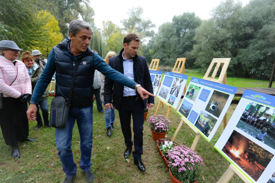 Stanojević i Mali u poseti Velikom ratnom ostrvu