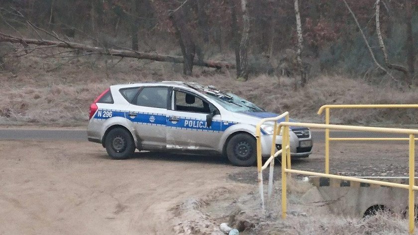 Policjanci ranni po pościgu za toyotą, która nie zatrzymała się do kontroli