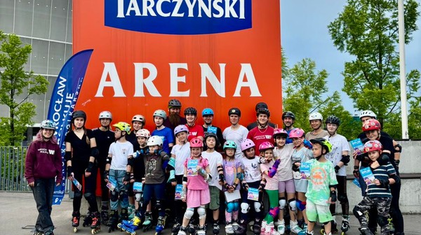 Tarczyński Arena to nie tylko murawa, ale też esplanada i niezwykle popularne w mieście rolkowisko. 