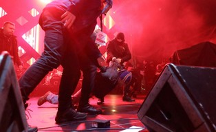 Kto odpowiada za bezpieczeństwo w czasie WOŚP? Znaki zapytania wokół zabójstwa Adamowicza