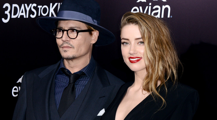 A Starbucks baristái állítólag Johnny Depp és Amber Heard feliratú borravalót helyeztek el a bejárati ablakok mellett/ Fotó: Northfoto