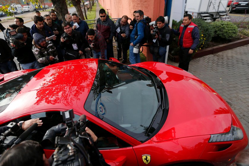 Arturo Vidal miał wypadek! Rozbił Ferrari!