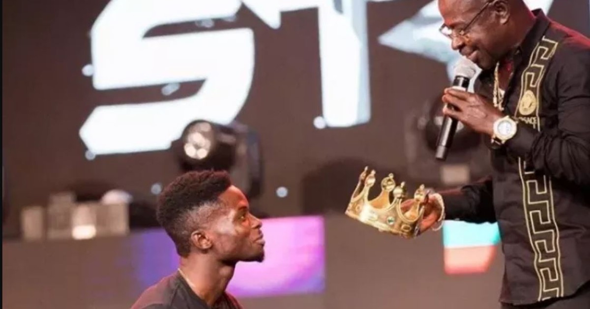 Amakye Dede says he was forced to crown Kuami Eugene 'King of Highlife' - Vimarsana News