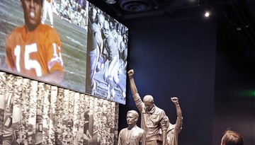 Donald Trump na wojnie z historią