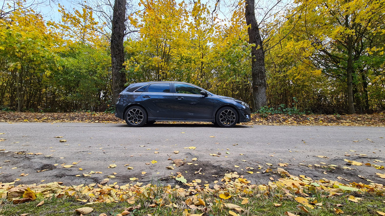 Kia Ceed 1.5 T-GDI 7DCT GT Line - 3 gen 2021