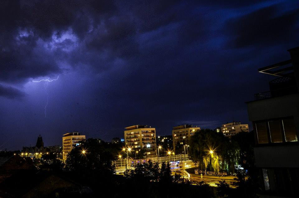 Zdjęcia nocnej burzy w Krakowie - okolice ul. Wieczystej 