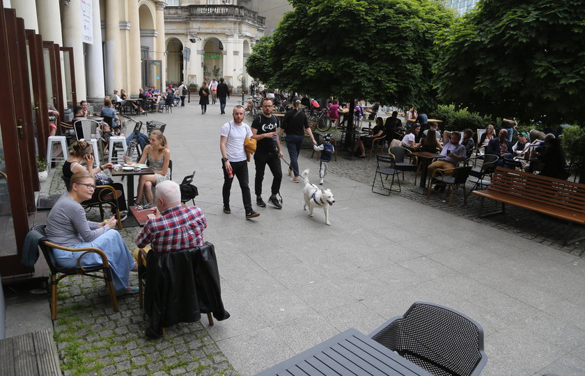 Plac Zbawiciela kawiarnią plenerową?!