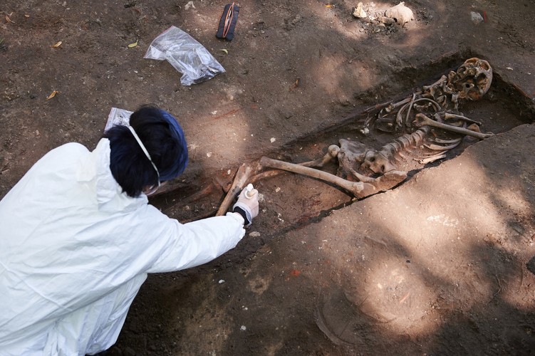 GDAŃSK, CMENTARZ GARNIZONOWY. Archeolodzy IPN odkrywają szczątki ofiar z 1946 roku