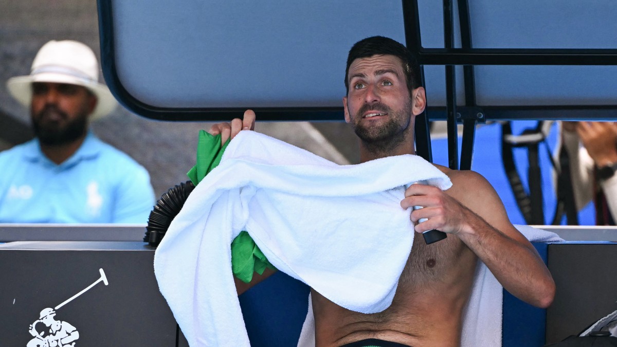 Na Novakovom meču raširena zastava Srbije kakvu nikad niste videli