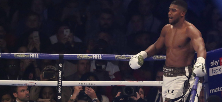 Anthony Joshua "zdemolował" Otto Wallina. Sensacyjna porażka Deontaya Wildera [WIDEO]