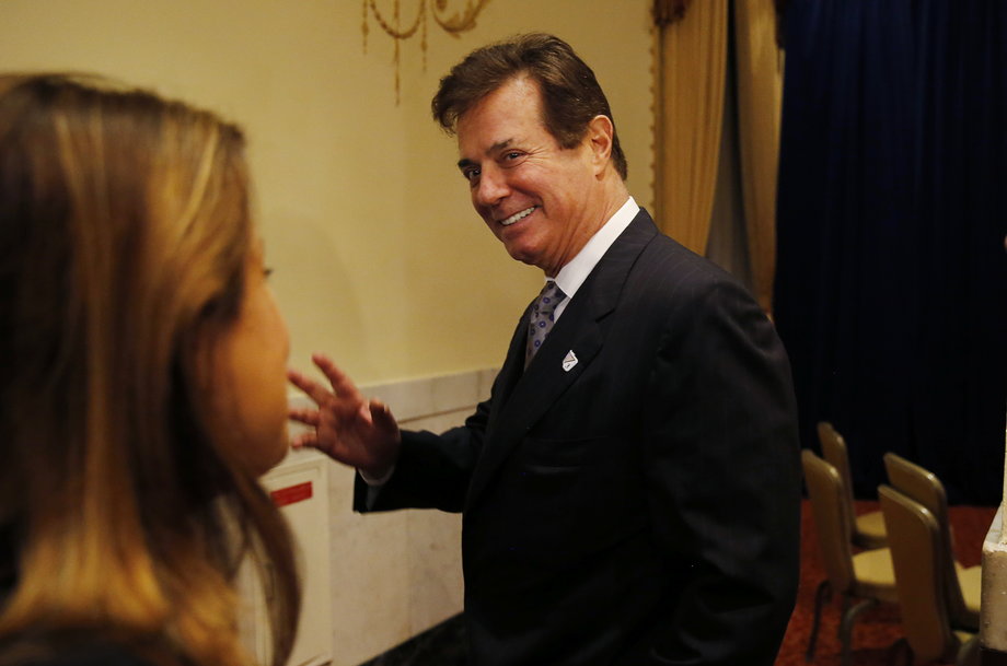 Paul Manafort, senior aide to Republican U.S. presidential candidate Donald Trump, waves goodbye to reporters after Trump delivered a foreign policy speech at the Mayflower Hotel in Washington, United States, April 27, 2016.