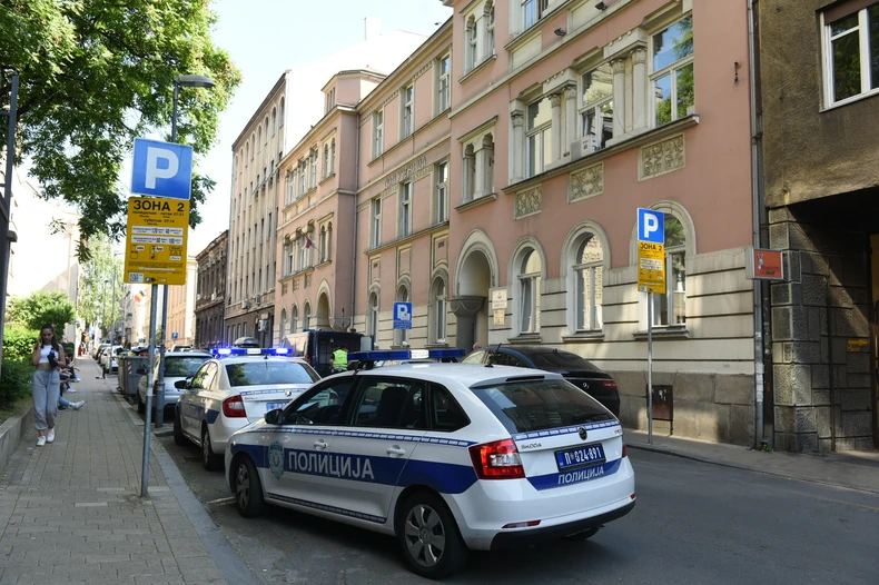 Dojava o podmetnutoj bombi u Krunskoj ulici na Vračaru