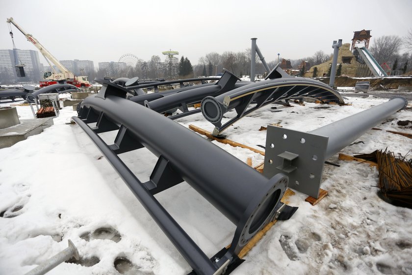 Trwa budowa rollercoastera w Wesołym Miasteczku