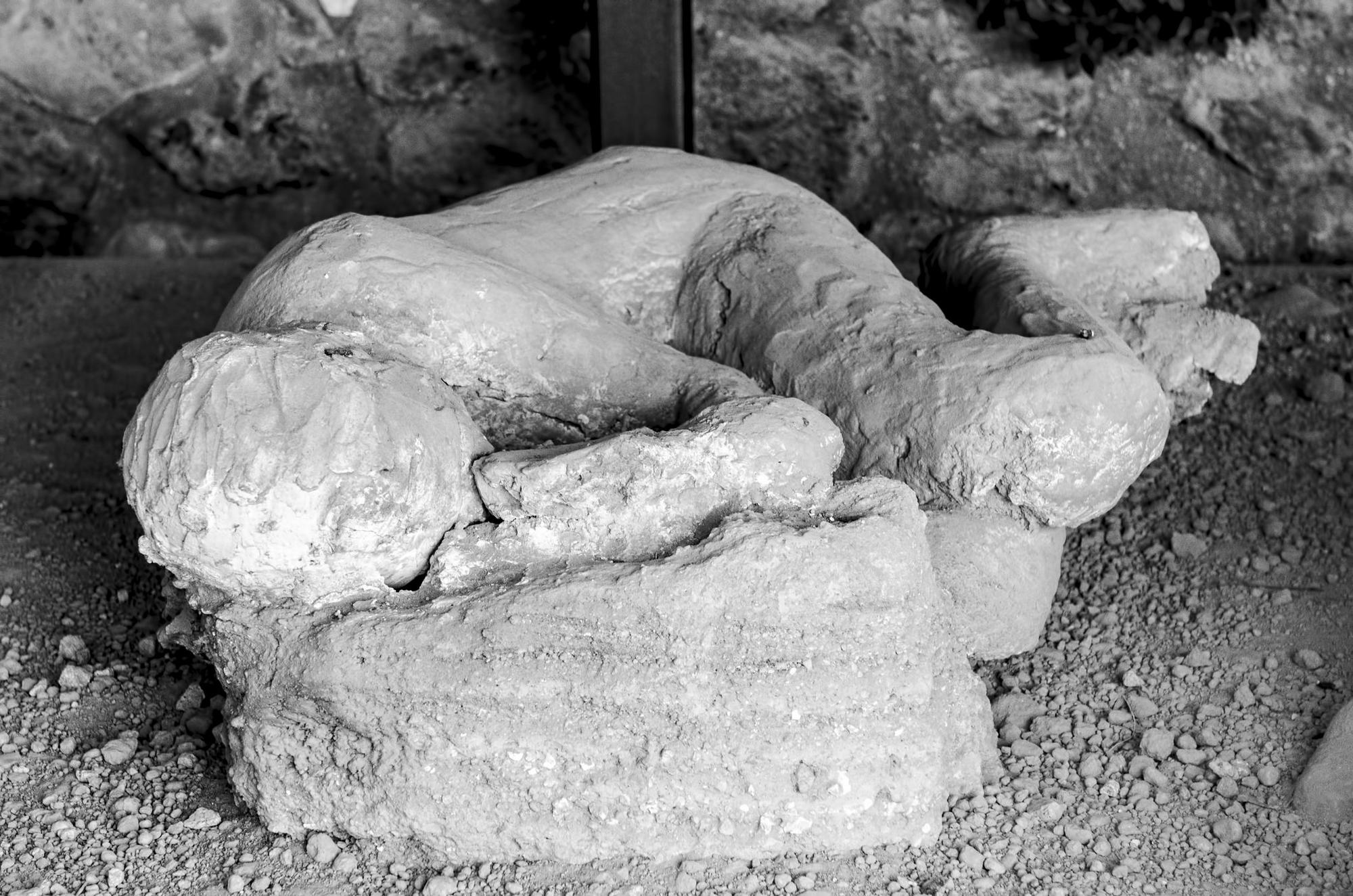 Skamenené telo z Pompejí