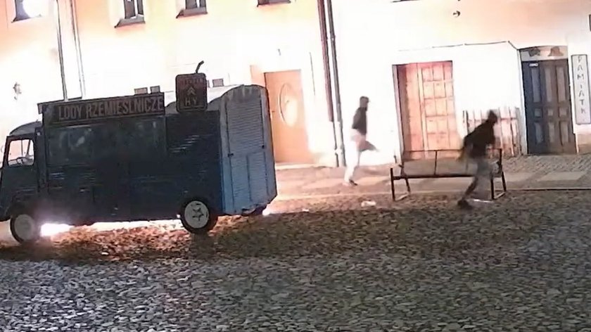 They set fire to the ice cream booth in Lubomierz. The police publish a recording