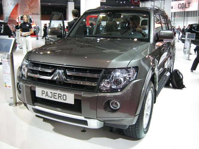 Wzmocnione o 30 KM pajero to 200 KM i 441 Nm. Moc i moment przeniesie nowy 5-biegowy automat