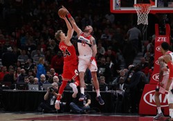 Liga NBA: Osiem punktów Gortata, Wizards przegrali z Raptors