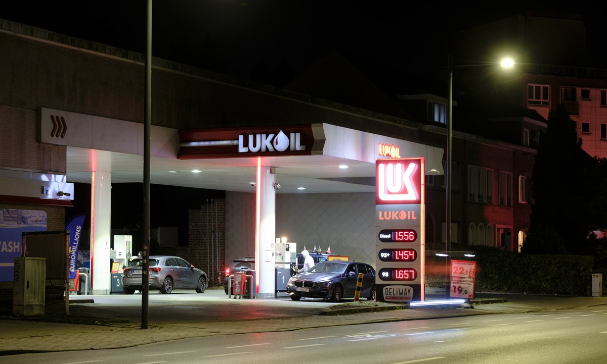 Sankcje USA działają. Łukoil kończy swoją działalność w tym kraju