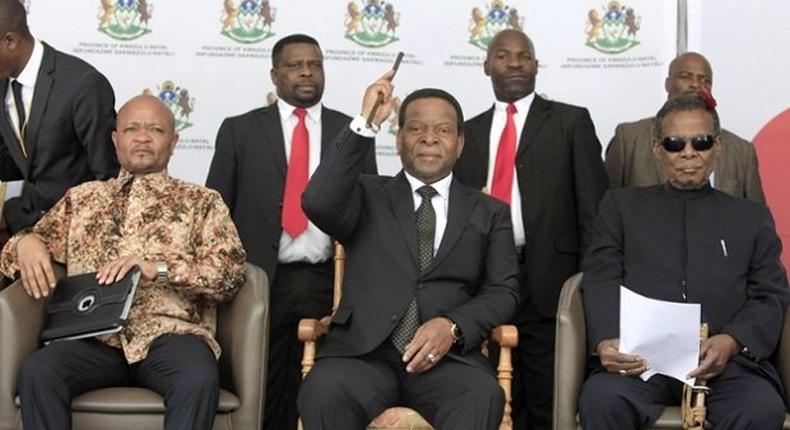 Zulu king Goodwill Zwelithini (seated middle)