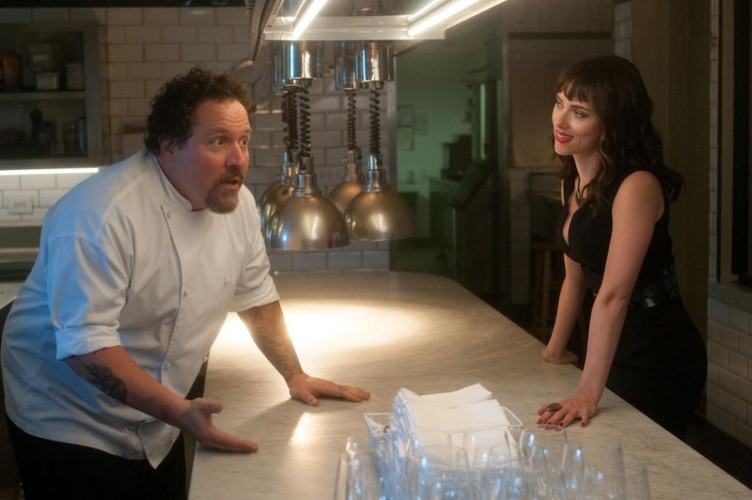 Jon Favreau i Scarlett Johansson w filmie 'Szef'