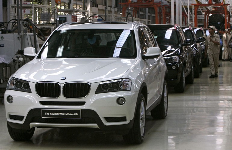 <b>Samochody klasy średniej (50 - 100 tys. km)</b>
<br><br>
<b>1. BMW serii 3</b>
<br>2. Audi A5
<br>3. Audi A4