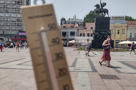RHMZ I BATUT UPALILI ALARME, STIŽE PIK TOPLOTNOG TALASA! Čak 14 gradova u narandžastom, a OVDE će sutra biti najgore: Izdat najviši stepen upozorenja!