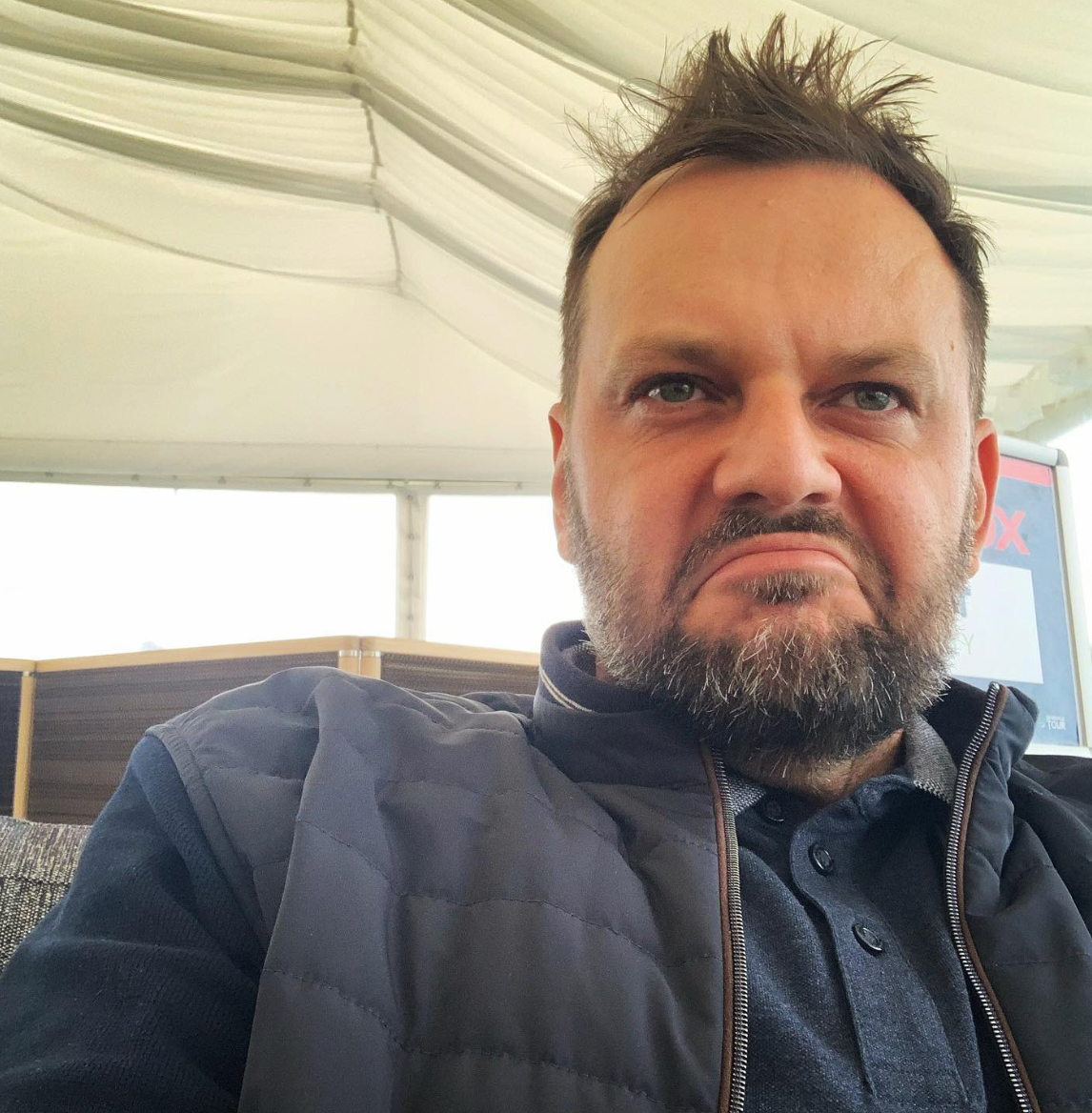 Moderátor Milan "Junior" Zimnýkoval. 