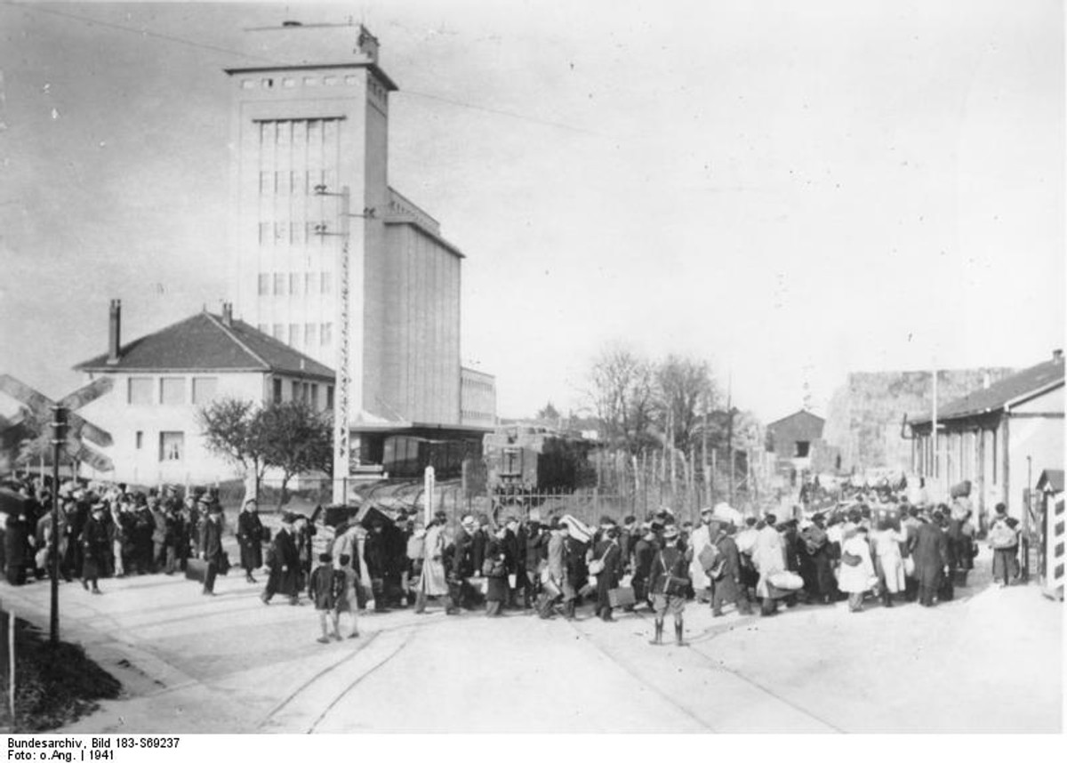 Za kluczowe osiągnięcie Beate Klarsfeld uważa zmianę myślenia o Vel d’Hiv - w połowie lipca 1942 r. przeprowadzono największą obławę na francuskich Żydów. [ Fot. Bundesarchiv Bild
