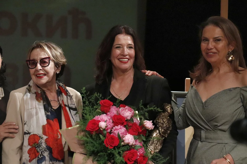 Ceca, Nela i Nataša