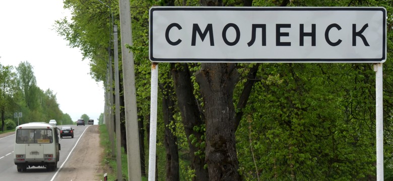 "Smoleński pomnik powinien powstać, ale w pierwszej kolejności...