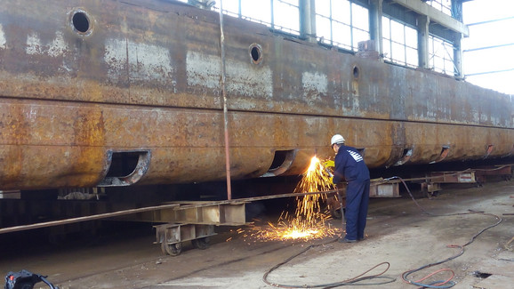Radovi u brodogradilištu u Apatinu