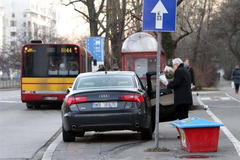 leszek miller kupuje kwiaty