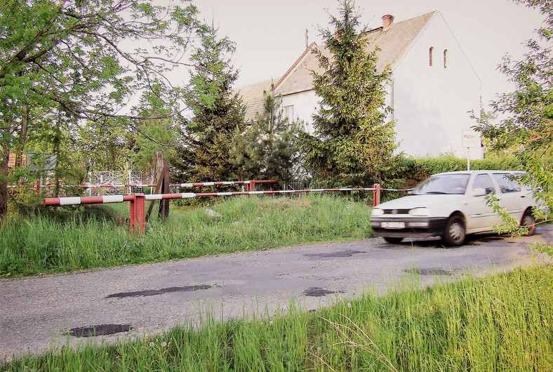 Jarnołtów w powiecie nyskim. Polska wieś dochodząca do czeskiej drogi, 2007 r. 