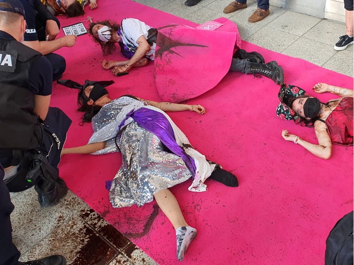 Protest przeciwko szybkiej modzie