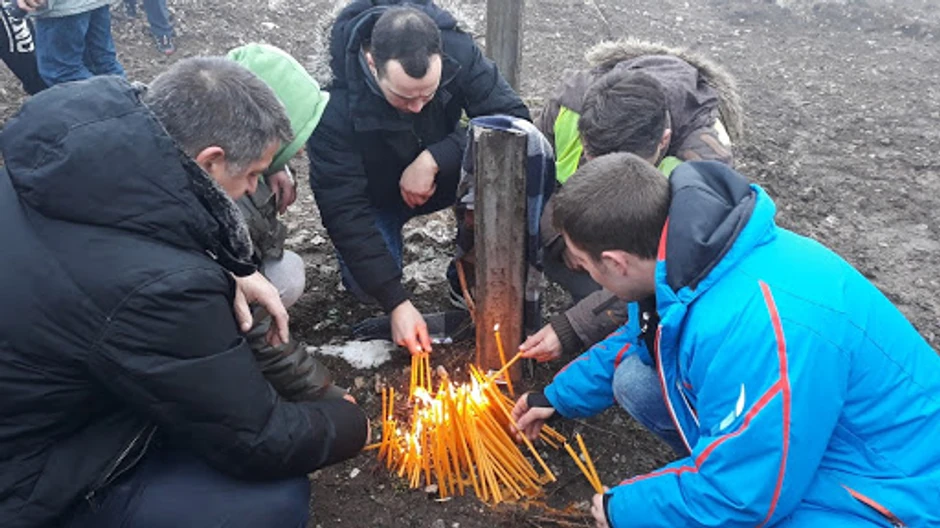 Upaljene sveće na mestu tragedije