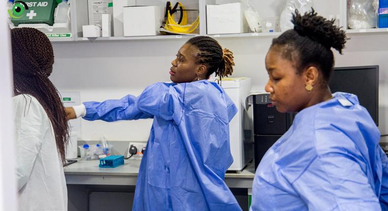 Coronavirus testing at the National Public Health Reference Laboratory in Gaduwa, Abuja [Twitter/@nighealthwatch]