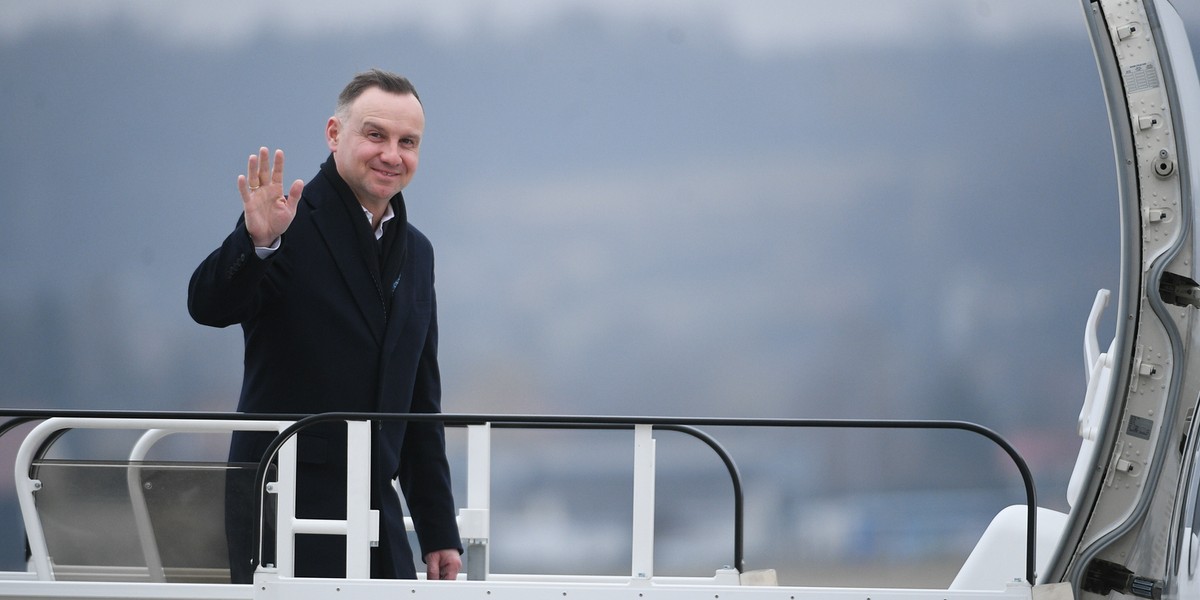 Prezydent RP Andrzej Duda przed wylotem do Kataru. 4 marca 2023 r.