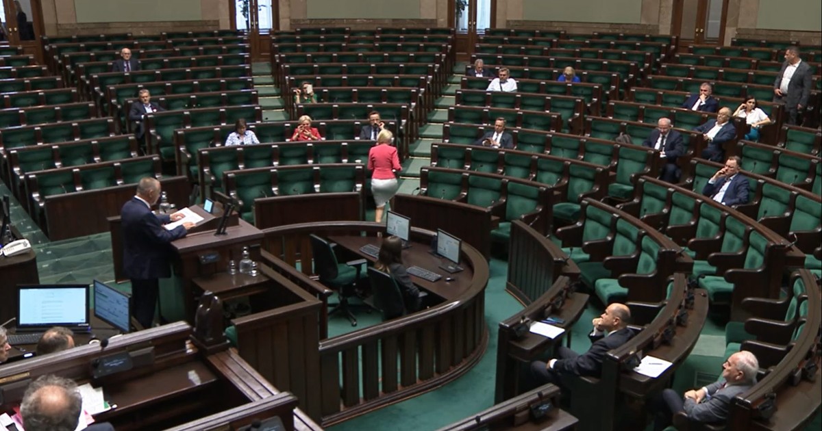 Co się stało?! W kilka minut Sejm opustoszał. Padły druzgocące słowa. Posłowie teraz się tłumaczą