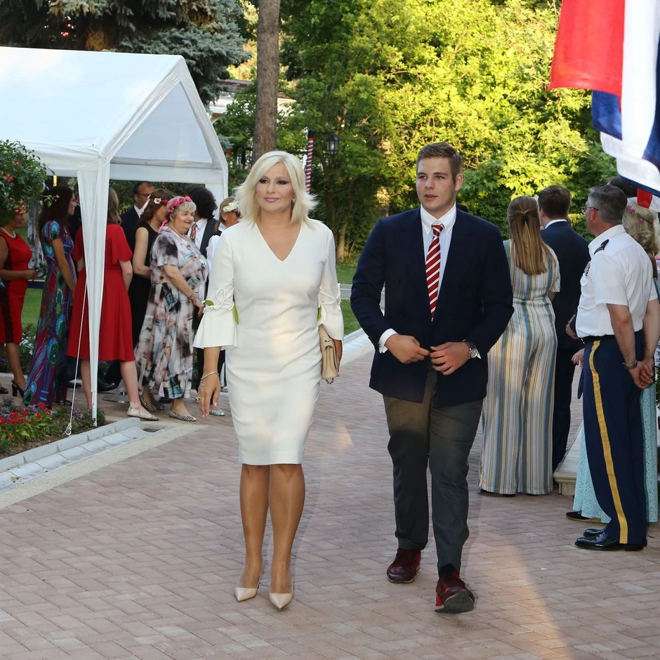 Zorana Mihajlović sa sinom
