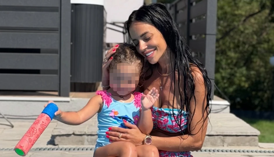 Bivša voditeljka rodila rijaliti zavodniku ćerku: Porodična idila raznežila